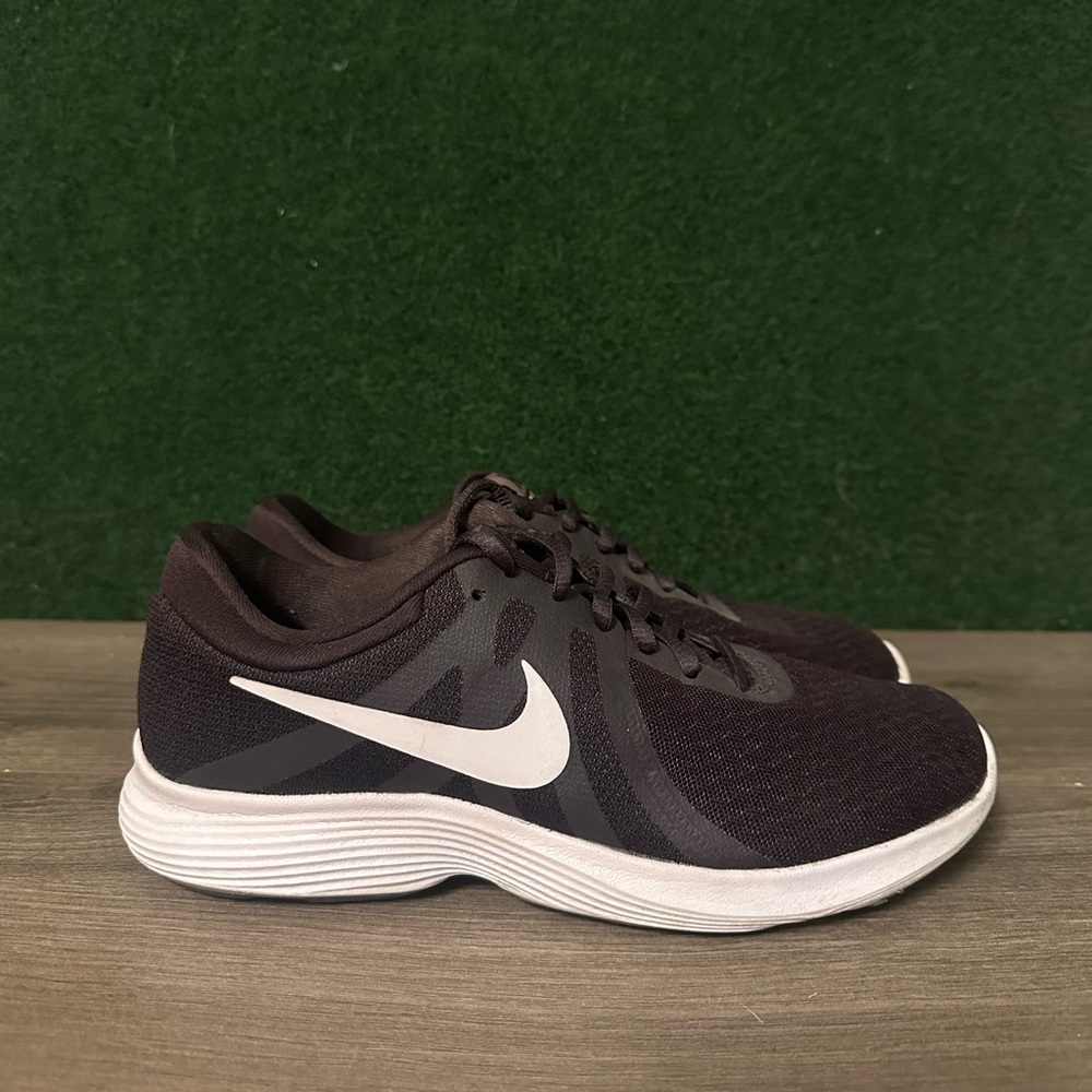 Nike Womens Revolution 4 908999-606 Red Running Shoes Sneakers Size 7.5
